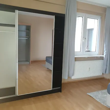 Am Kaiserlei 6 Etage 2 Schlafzimmer Haus 123 *